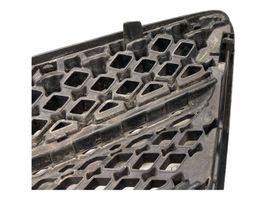 Toyota Corolla E120 E130 Maskownica / Grill / Atrapa górna chłodnicy 30580010