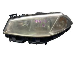 Renault Megane II Lampa przednia 8200073220J