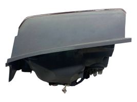 KIA Sorento Lampy tylnej klapy bagażnika 924022P02