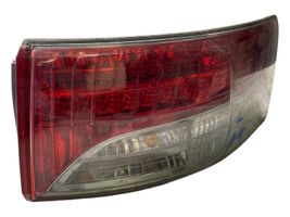 Toyota Avensis T250 Lampa tylna 08051
