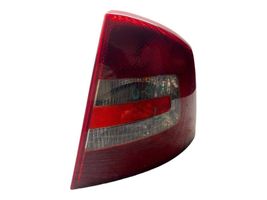 Skoda Octavia Mk2 (1Z) Lampa tylna 1Z5945112A