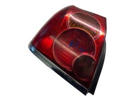 Toyota Avensis T250 Lampy tylnej klapy bagażnika 89030186