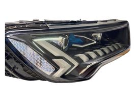 Audi Q7 4M Lampa przednia 2244882R