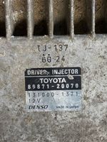 Toyota Avensis T270 Degvielas inžektoru - sprauslu vadības bloks 8987120070