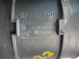 Opel Zafira C Przepływomierz masowy powietrza MAF 55562426