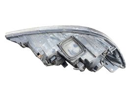 KIA Sorento Lampa przednia 921012P040