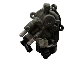 Volkswagen Touran III Polttoaineen ruiskutuksen suurpainepumppu 04L130755E