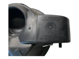 Peugeot 208 Bouchon, volet de trappe de réservoir à carburant 9818403080