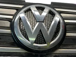 Volkswagen PASSAT B7 Maskownica / Grill / Atrapa górna chłodnicy 3AA853651