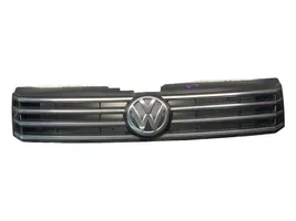 Volkswagen PASSAT B7 Grille calandre supérieure de pare-chocs avant 3AA853651