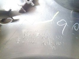 Toyota Yaris Panelės apdailos skydas (centrinis) 758268701B