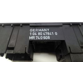 Mitsubishi Carisma Obudowa panelu regulacji lusterek bocznych 10480478410