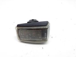 Volvo S70  V70  V70 XC Indicatore di direzione del parafango anteriore 0142631