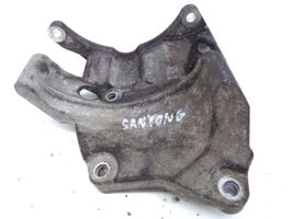 SsangYong Rexton Soporte del alternador A6651550335