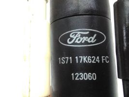 Ford Mondeo Mk III Tuulilasi tuulilasinpesimen pumppu 1S7117K624FC