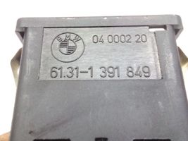 BMW 5 E34 Interruttore di regolazione livello altezza dei fari 61311391849