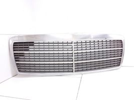 Mercedes-Benz E W210 Grille calandre supérieure de pare-chocs avant 210888002