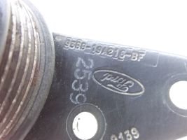 Ford Mondeo MK II Generaattorin/laturin hihnankiristin 93BB19A216BF