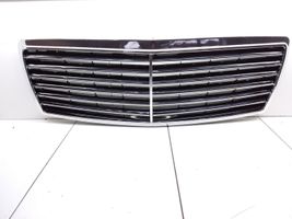 Mercedes-Benz C W203 Grille calandre supérieure de pare-chocs avant 