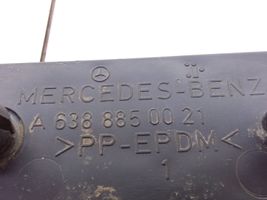 Mercedes-Benz Vito Viano W638 Staffa di rinforzo montaggio del paraurti anteriore A6388850021