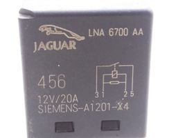 Jaguar XJ X300 Relais de commutateur feux de détresse LNA6700AA
