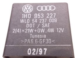 Volkswagen Polo III 6N 6N2 6NF Hätävilkun rele 1H0953227
