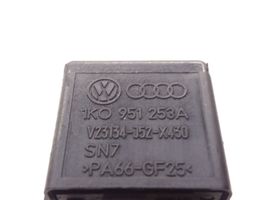 Volkswagen Golf V Relè lampeggiatore d'emergenza 1K0951253A