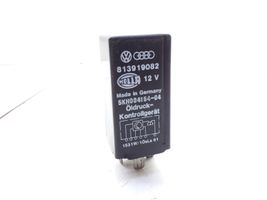 Audi 80 90 B3 Hazard warning light relay 813919082