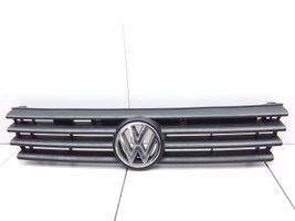 Volkswagen PASSAT B3 Griglia superiore del radiatore paraurti anteriore 3A0853
