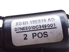 Ford Focus Attuatore/motore della valvola del collettore di aspirazione XS4H19E616AD