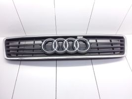 Audi A6 S6 C5 4B Grotelės viršutinės 4B0853651A