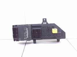 Opel Vectra C Relay mounting block 13223679