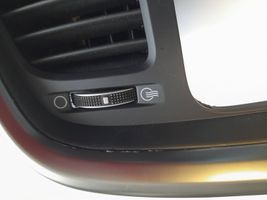 KIA Sorento Panelės apdailos skydas (centrinis) 84740C5100CP7