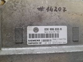 Volkswagen Polo Moottorin ohjainlaite/moduuli 03E906033R