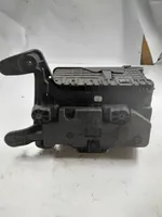 Volkswagen PASSAT B7 Support boîte de batterie 3C0915443A