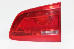 Volkswagen Touran II Lampy tylnej klapy bagażnika 2TZ01046902