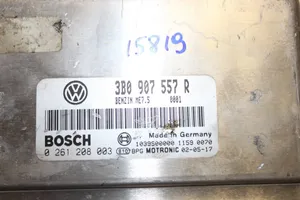 Volkswagen PASSAT B5.5 Variklio valdymo blokas 3B0907557R