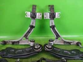 Infiniti Q30 Set del kit di montaggio della sospensione posteriore 