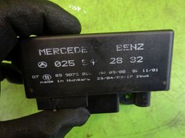 Mercedes-Benz Vaneo W414 Polttoainesäiliön pumppu 0255482832