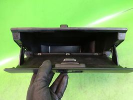 Volkswagen Jetta II Glove box 