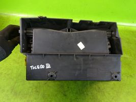 Seat Toledo III (5P) Boîte / compartiment de rangement pour tableau de bord 5P1857103