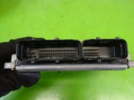 Opel Vectra B Komputer / Sterownik ECU silnika 0281010271