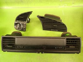 BMW 3 E36 Griglia di ventilazione posteriore 