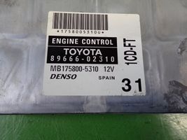 Toyota Corolla E120 E130 Unité de commande, module ECU de moteur 89666-02310