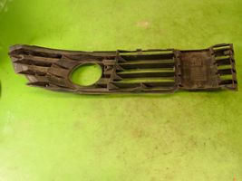 Volkswagen PASSAT B5 Etupuskurin alempi jäähdytinsäleikkö 3B0853665L