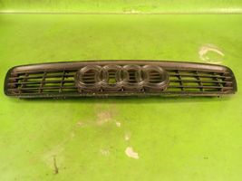 Audi A4 S4 B5 8D Grotelės viršutinės 8D0853651R