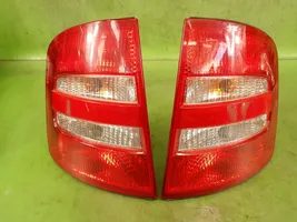 Skoda Fabia Mk1 (6Y) Lampy tylne / Komplet 15-665-1902R-R