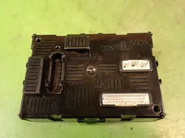 Renault Clio III Modulo di controllo del corpo centrale 8200652284--B