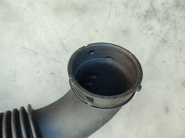 KIA Sorento Parte del condotto di aspirazione dell'aria 281302W250