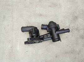 Volkswagen Tiguan Termostat / Obudowa termostatu 03C121026S